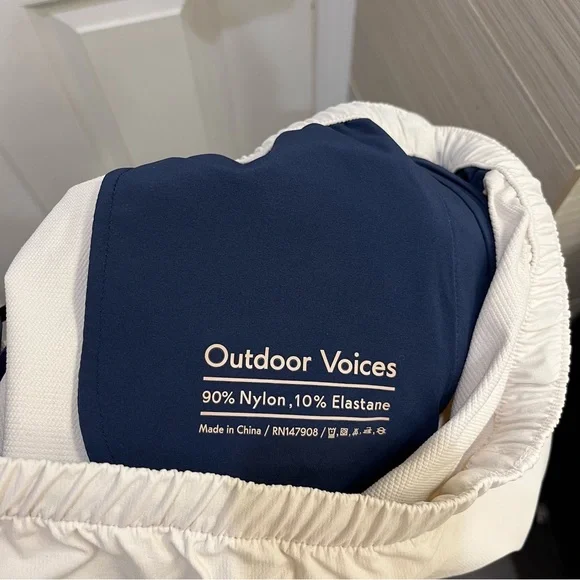 NWOT OUTDOOR VOICES Running Short in Bone L - Picture 3 of 5